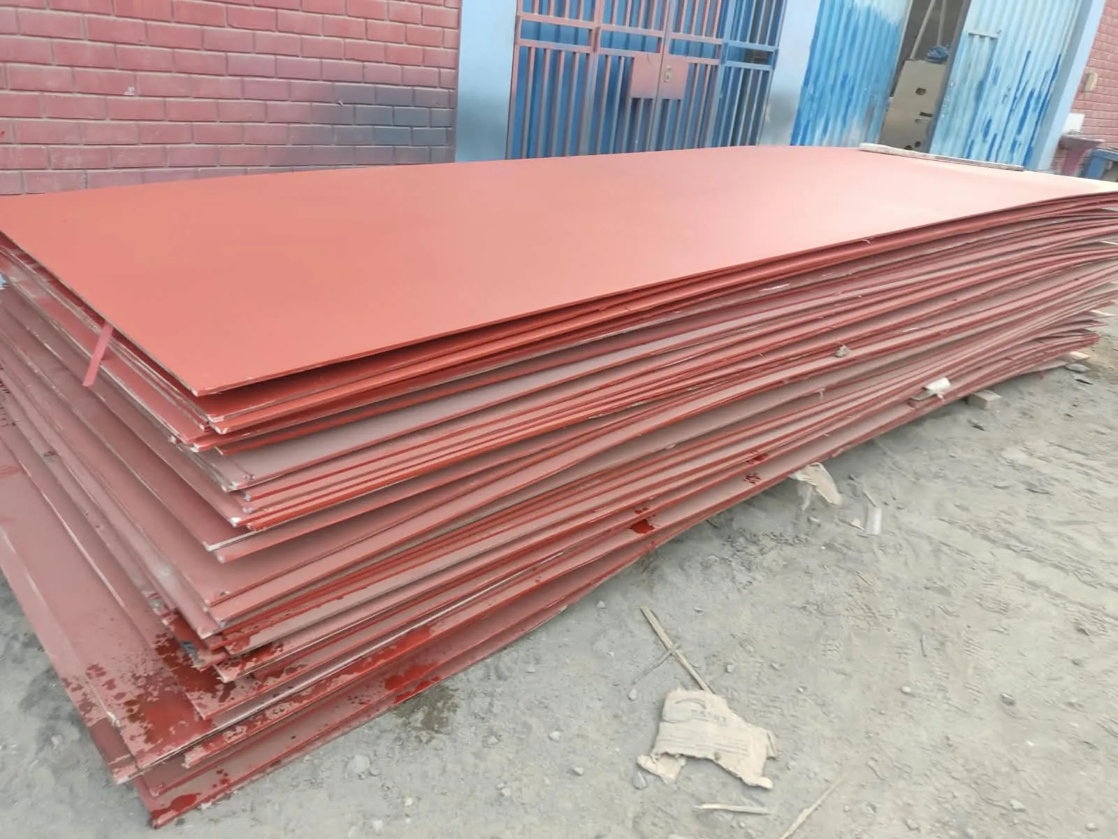 Planchas de acero con imprimación anticorrosiva
